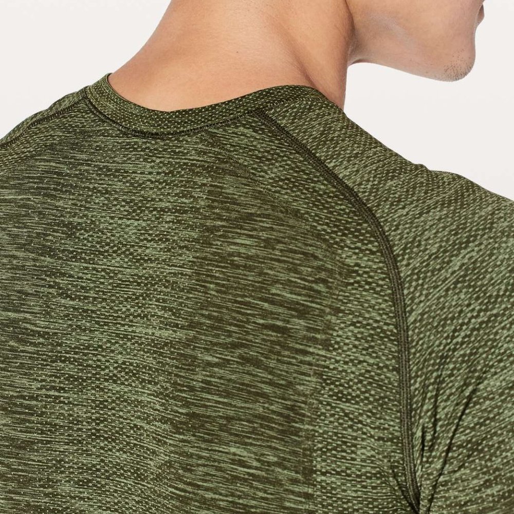 Lululemon Metal Vent Tech Short Sleeve Green Twill / Dark Olive Size Large - Picture 5 of 14